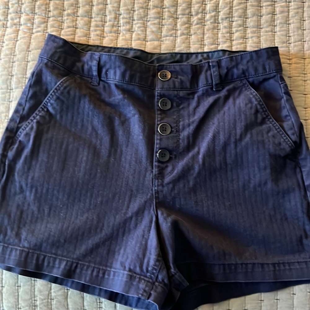 Women’s high-rise Old Navy shorts size 8